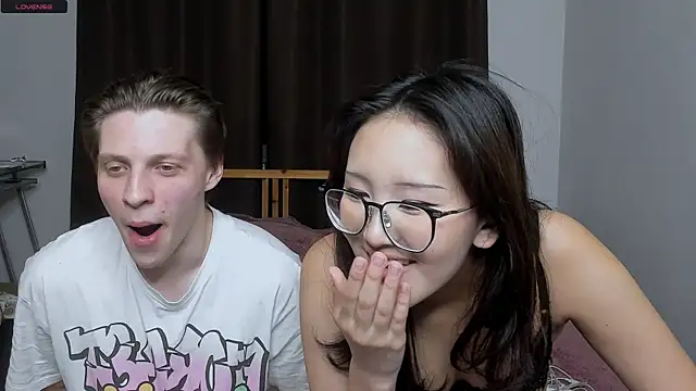 Blossomandbee online show from 7, 11, 2025