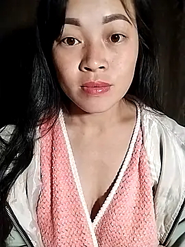 Snapshot of Hani-i chatting on 24, 11, 2025 Hani-i online show from 24, 11, 2025