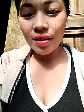 Snapshot of Hani-i chatting on 28, 11, 2025 Hani-i online show from 28, 11, 2025