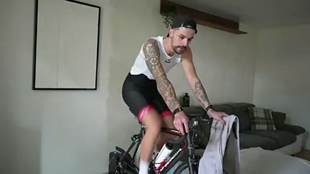 monsieurguitsxxx online show from 6, 2, 2026