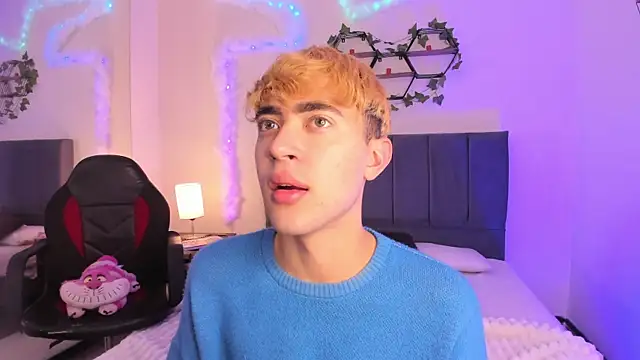 Snapshot of JustinCastiblanco chatting on 21, 10, 2025 JustinCastiblanco online show from 21, 10, 2025