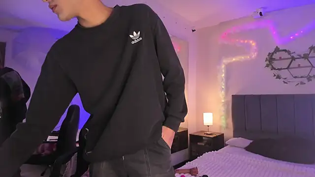 Snapshot of JustinCastiblanco chatting on 15, 11, 2025 JustinCastiblanco online show from 15, 11, 2025