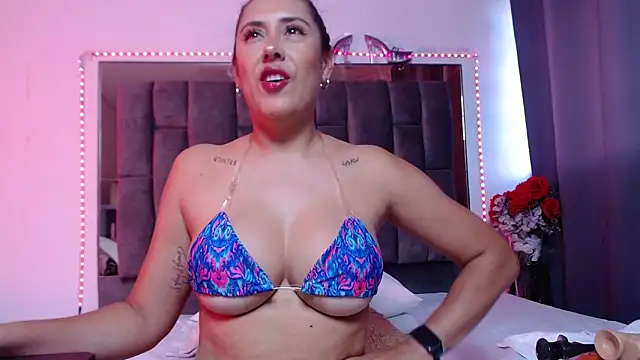 Snapshot of Salmma_Milf chatting on 7, 5, 2026 Salmma Milf online show from 7, 5, 2026