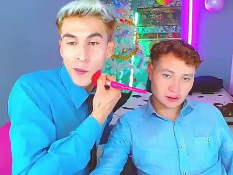 Snapshot of Latin_boysxxxx chatting on 4, 11, 2025 Latin boysxxxx online show from 4, 11, 2025