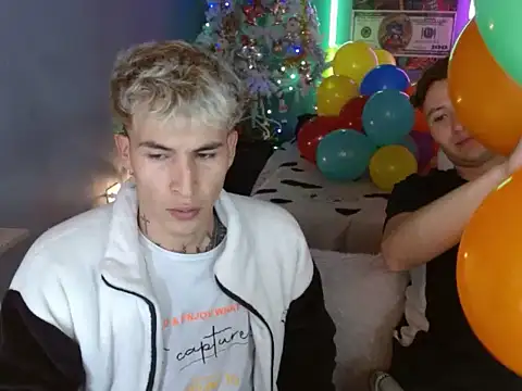 Snapshot of Latin_boysxxxx chatting on 13, 11, 2025 Latin boysxxxx online show from 13, 11, 2025