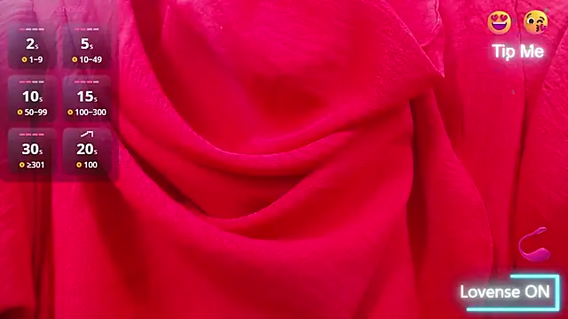Snapshot of layla_inaya chatting on 20, 10, 2025 layla inaya online show from 20, 10, 2025