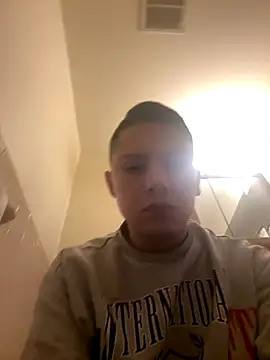 Snapshot of Feloh95 chatting on 12, 11, 2025 Feloh95 online show from 12, 11, 2025