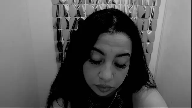 Snapshot of anamartinez__ chatting on 4, 11, 2025 anamartinez online show from 4, 11, 2025