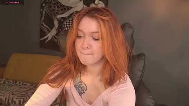 Snapshot of BellaSink chatting on 4, 7, 2026 BellaSink online show from 4, 7, 2026