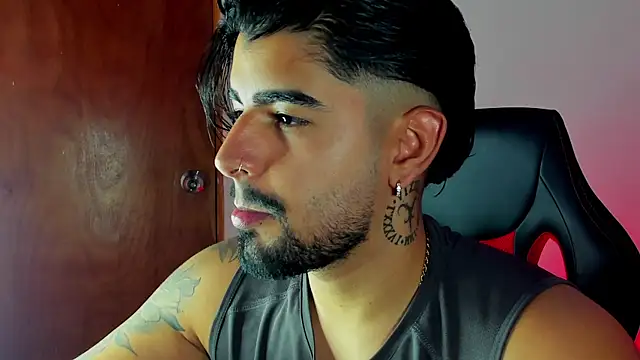 maximo black  online show from 28, 10, 2025