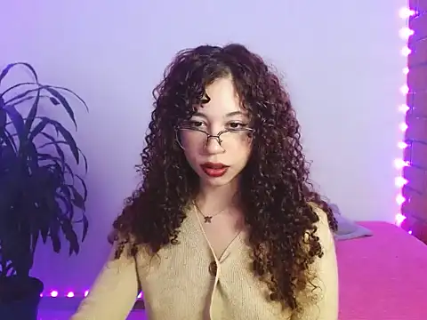 Snapshot of Medussa3033 chatting on 18, 10, 2025 Medussa3033 online show from 18, 10, 2025