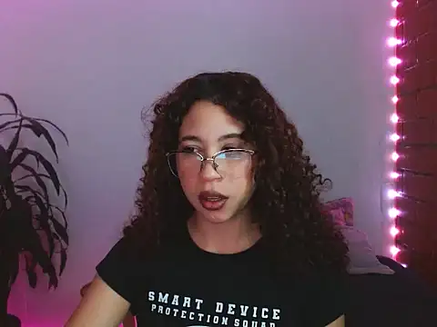 Snapshot of Medussa3033 chatting on 6, 11, 2025 Medussa3033 online show from 6, 11, 2025