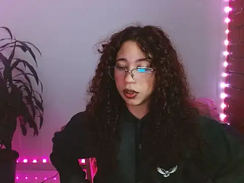 Snapshot of Medussa3033 chatting on 7, 11, 2025 Medussa3033 online show from 7, 11, 2025