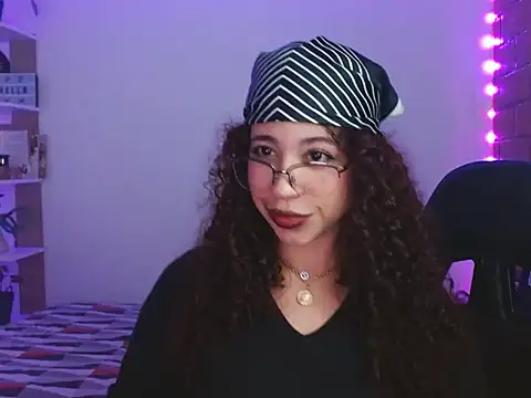 Snapshot of Medussa3033 chatting on 23, 11, 2025 Medussa3033 online show from 23, 11, 2025