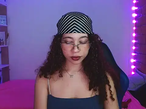 Snapshot of Medussa3033 chatting on 14, 12, 2025 Medussa3033 online show from 14, 12, 2025