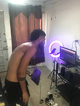 Snapshot of AXionX chatting on 26, 11, 2025 AXionX online show from 26, 11, 2025