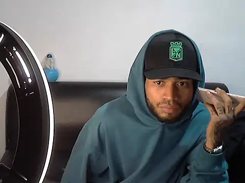 Snapshot of AXionX chatting on 5, 12, 2025 AXionX online show from 5, 12, 2025