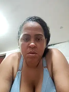 Snapshot of Karenmtroconiz chatting on 18, 12, 2025 Karenmtroconiz online show from 18, 12, 2025