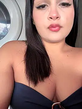 Snapshot of Lucianacuoper chatting on 15, 11, 2025 Lucianacuoper online show from 15, 11, 2025