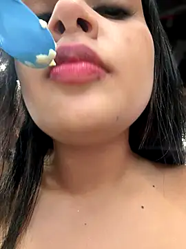 Snapshot of Lucianacuoper chatting on 21, 11, 2025 Lucianacuoper online show from 21, 11, 2025