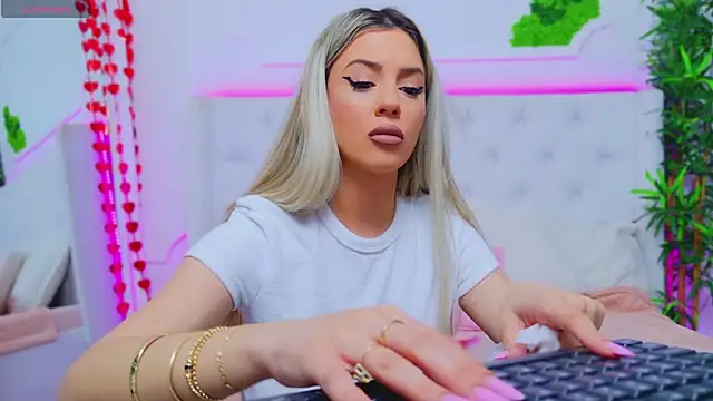 AriannaSins online show from 10, 2, 2025