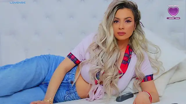 AriannaSins online show from 5, 3, 2025