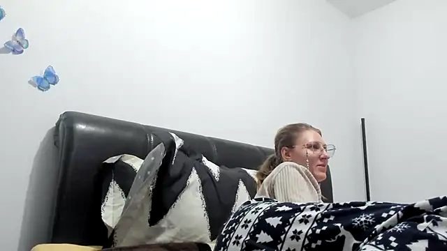 Snapshot of SandyCassie chatting on 18, 4, 2026 SandyCassie online show from 18, 4, 2026