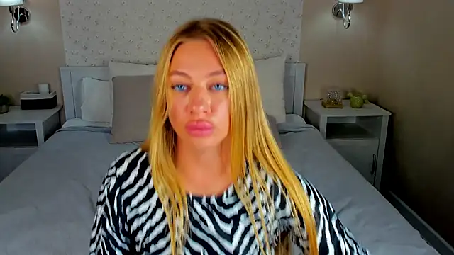 Snapshot of neighbour_sex chatting on 4, 12, 2025 neighbour sex online show from 4, 12, 2025