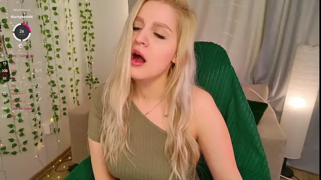 Snapshot of cold_blondie chatting on 12, 2, 2026 cold blondie online show from 12, 2, 2026