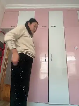 aini-maili online show from 3, 12, 2025