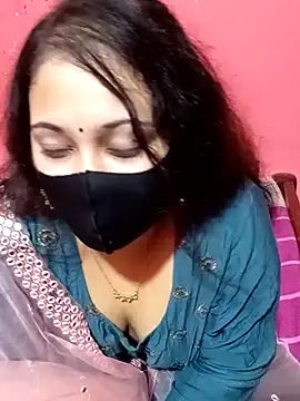 Snapshot of Porimoni22 chatting on 21, 10, 2025 Porimoni22 online show from 21, 10, 2025