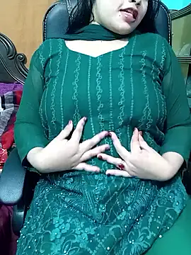 Snapshot of Porimoni22 chatting on 6, 11, 2025 Porimoni22 online show from 6, 11, 2025