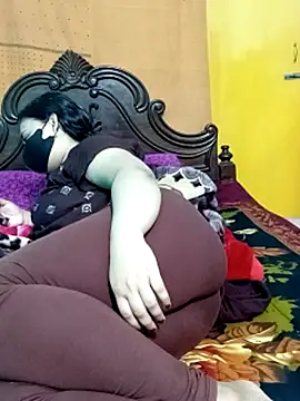 Snapshot of Porimoni22 chatting on 8, 11, 2025 Porimoni22 online show from 8, 11, 2025