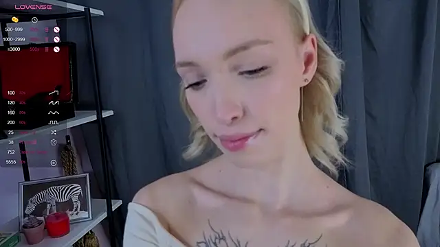 Snapshot of Grace_Glend chatting on 20, 11, 2025 Grace Glend online show from 20, 11, 2025