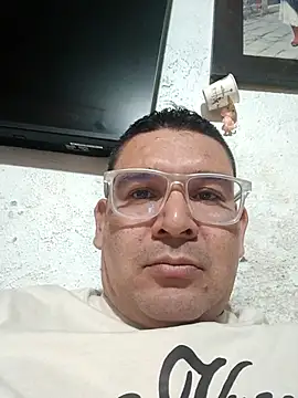LATENGORDA15 online show from 15, 10, 2025