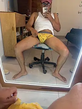 Snapshot of the_vein18 chatting on 23, 12, 2025 the vein18 online show from 23, 12, 2025