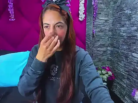 Snapshot of MariamGray1 chatting on 25, 10, 2025 MariamGray1 online show from 25, 10, 2025