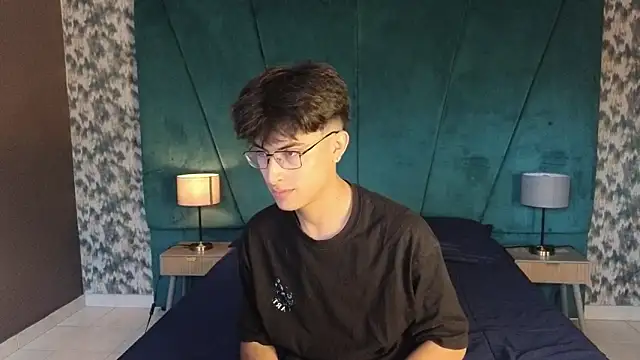 Aaron Eze online show from 29, 11, 2025