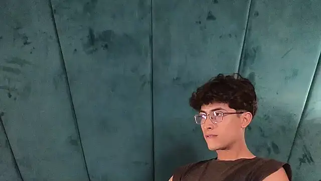 Aaron Eze online show from 15, 4, 2026