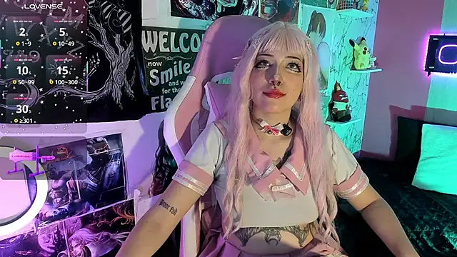 Snapshot of AuroraChannn chatting on 17, 11, 2025 AuroraChannn online show from 17, 11, 2025