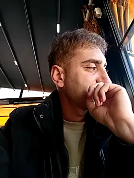 Snapshot of ahmetblk95 chatting on 29, 11, 2025 ahmetblk95 online show from 29, 11, 2025