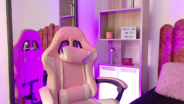 Snapshot of Lullaby_Charade chatting on 22, 12, 2025 Lullaby Charade online show from 22, 12, 2025