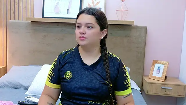 Snapshot of Tessa_Stone chatting on 11, 2, 2026 Tessa Stone online show from 11, 2, 2026