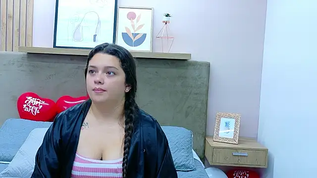 Snapshot of Tessa_Stone chatting on 21, 2, 2026 Tessa Stone online show from 21, 2, 2026