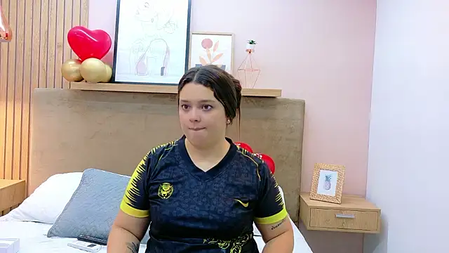 Snapshot of Tessa_Stone chatting on 27, 2, 2026 Tessa Stone online show from 27, 2, 2026