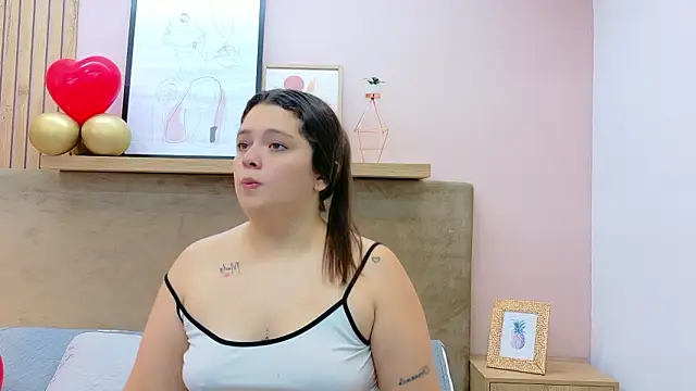 Snapshot of Tessa_Stone chatting on 28, 2, 2026 Tessa Stone online show from 28, 2, 2026