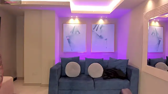 ChristineFord  online show from 2, 11, 2025