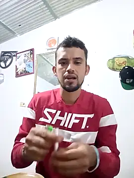 Snapshot of Crisjo29 chatting on 2, 3, 2026 Crisjo29 online show from 2, 3, 2026