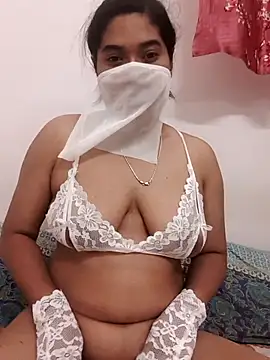 hornybitch690 online show from 19, 4, 2026