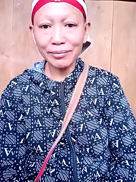 Snapshot of nui-show chatting on 16, 10, 2025 nui-show online show from 16, 10, 2025